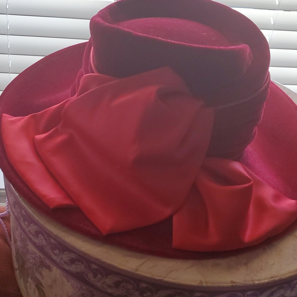 Hat - Picture 4 of 5